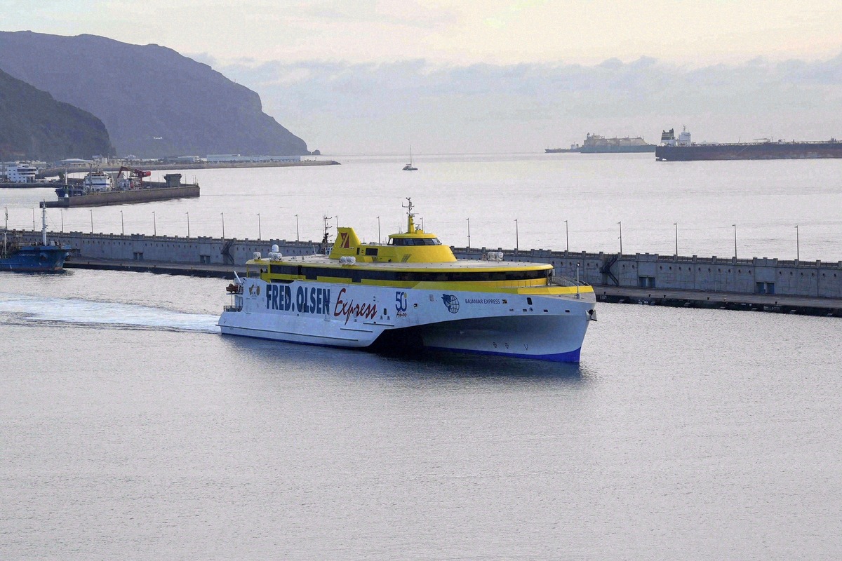 Fähre von Fred Olsen Express im Hafen von Las Palmas de Gran Canaria